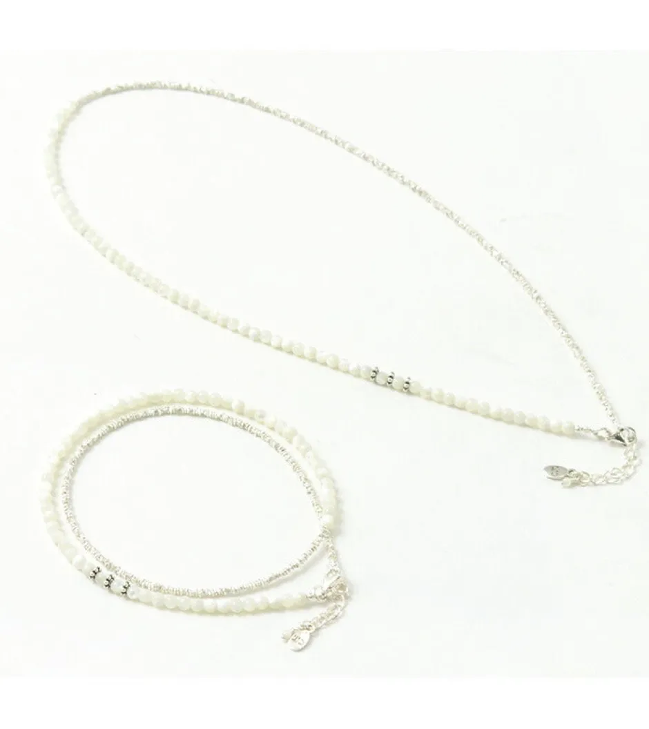 Anklets^CHALISA T.. / Round Shell Wrap Anklet/Karen Silver Flat Beads white
