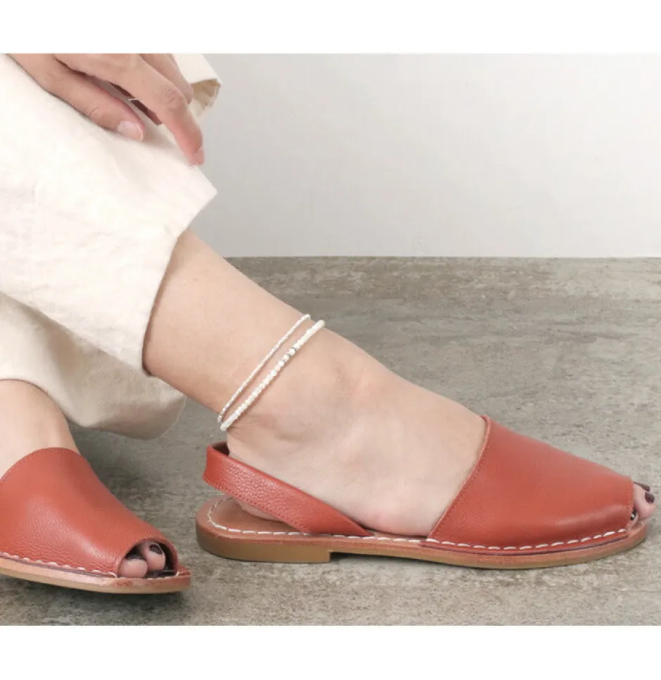Anklets^CHALISA T.. / Round Shell Wrap Anklet/Karen Silver Flat Beads white
