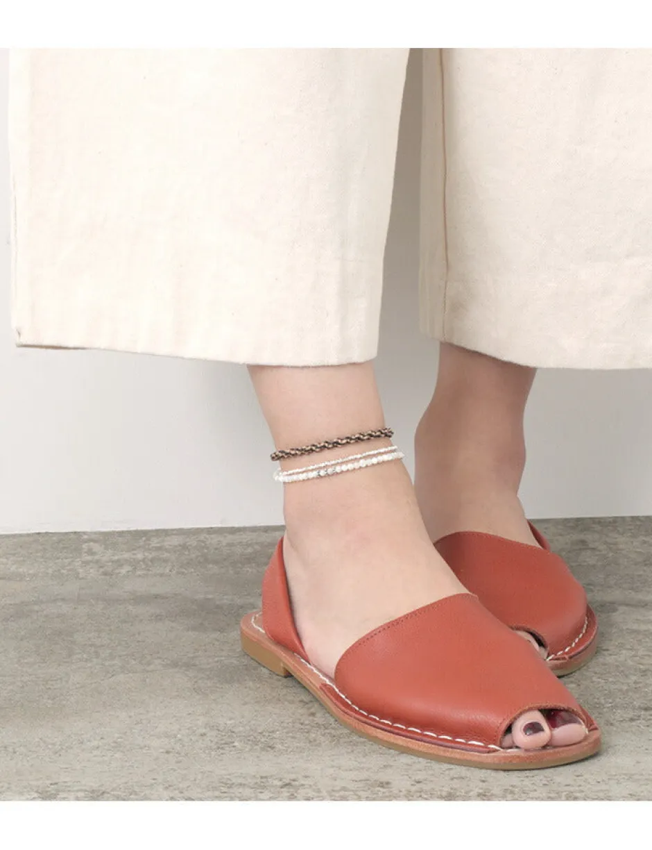 Anklets^CHALISA T.. / Round Shell Wrap Anklet/Karen Silver Flat Beads white