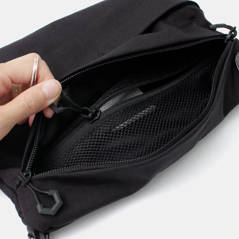 Shoulder Bags^F/CE. F/CE. / Cordura Fire Resistant Vertical Saccoche