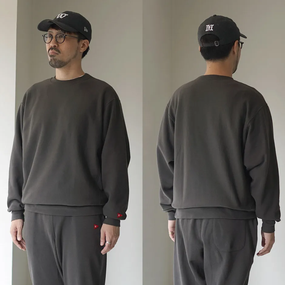 Sweatshirts^HEALTHKNIT / Room Setup Sweatshirt