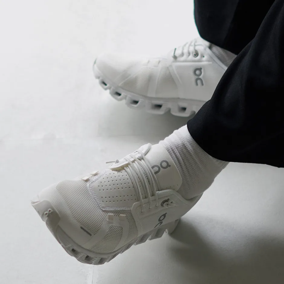 Sneakers^ON / Cloud 5