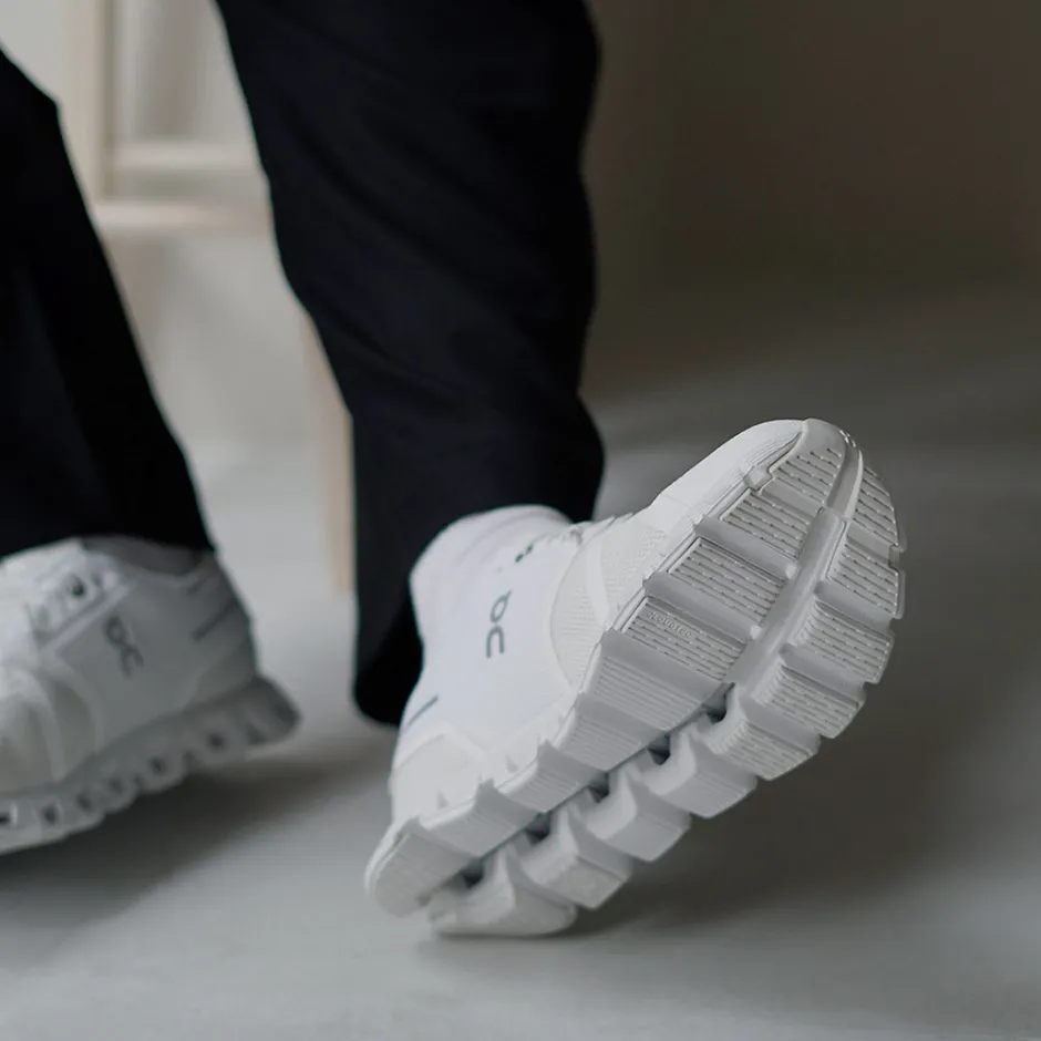 Sneakers^ON / Cloud 5